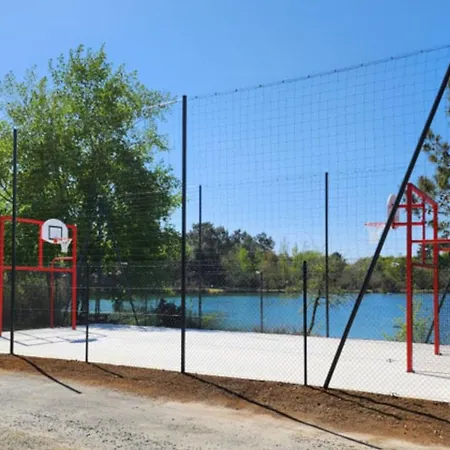 Avec Terrasse A Saint-sornin Pour 4 Personnes - Api-1-52-414 Camping