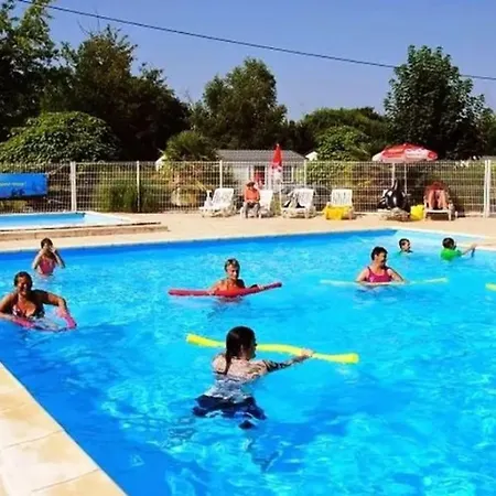 Avec Terrasse A Saint-sornin Pour 4 Personnes - Api-1-52-414