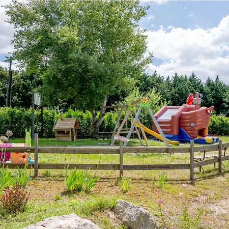 Avec Terrasse A Saint-sornin Pour 4 Personnes - Api-1-52-414 Campsite