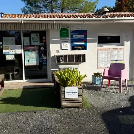 Avec Terrasse A Saint-sornin Pour 4 Personnes - Api-1-52-414 Campsite *