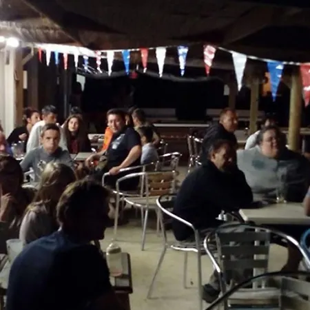 Campsite Avec Terrasse A Saint-sornin Pour 4 Personnes - Api-1-52-414