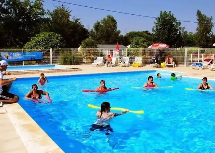 Avec Terrasse A Saint-sornin Pour 4 Personnes - Api-1-52-414