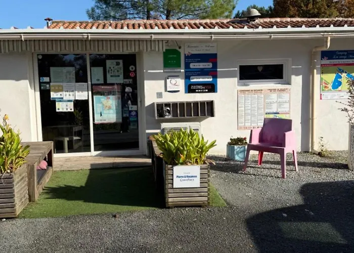 Avec Terrasse A Saint-sornin Pour 4 Personnes - Api-1-52-414 Camping *